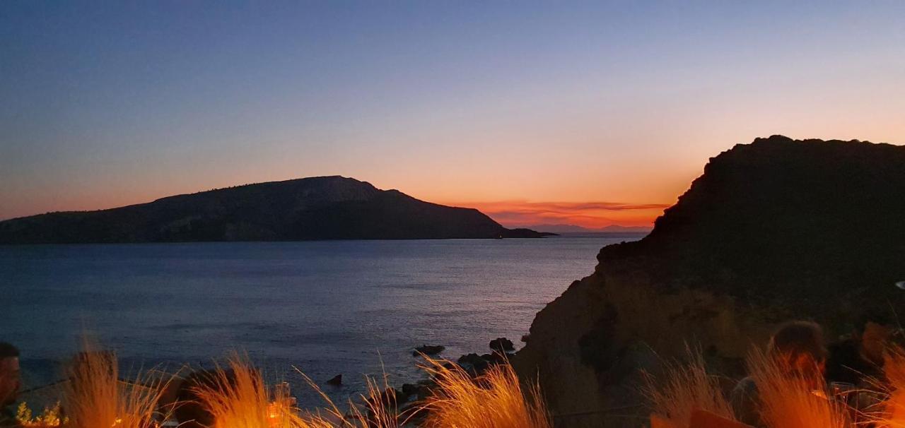 Sea & Mountain Apartment Close To Port And City Lávrion Esterno foto