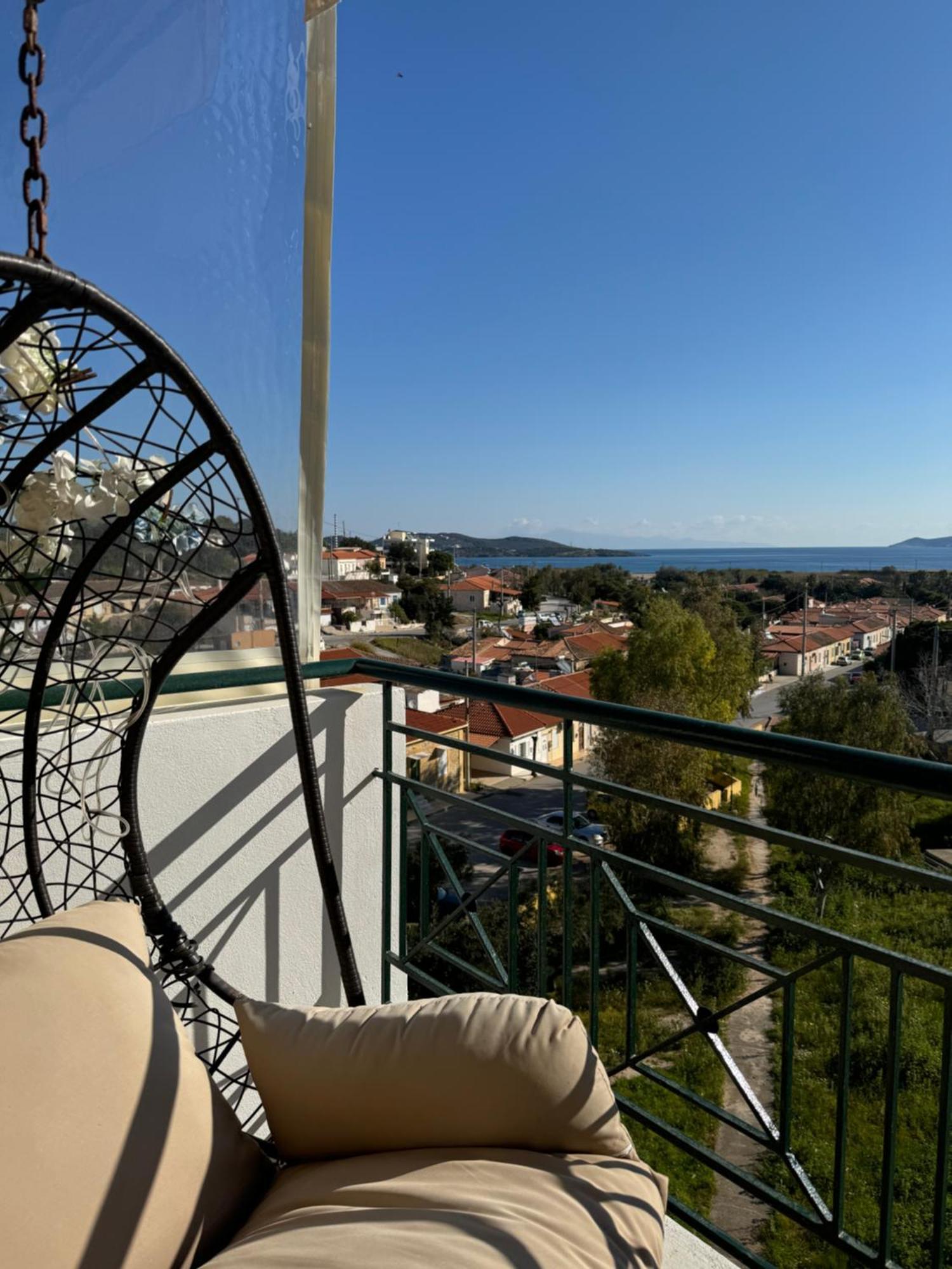 Sea & Mountain Apartment Close To Port And City Lávrion Esterno foto