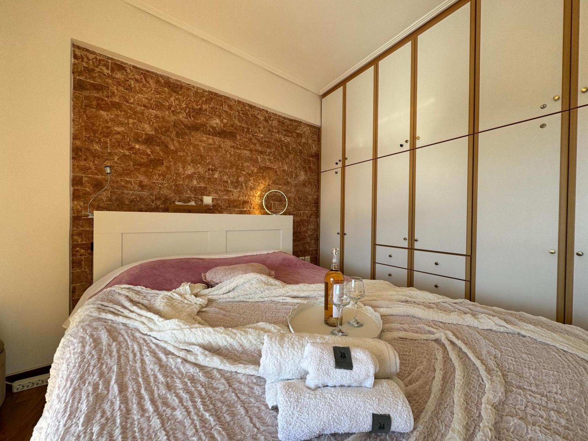 Sea & Mountain Apartment Close To Port And City Lávrion Esterno foto